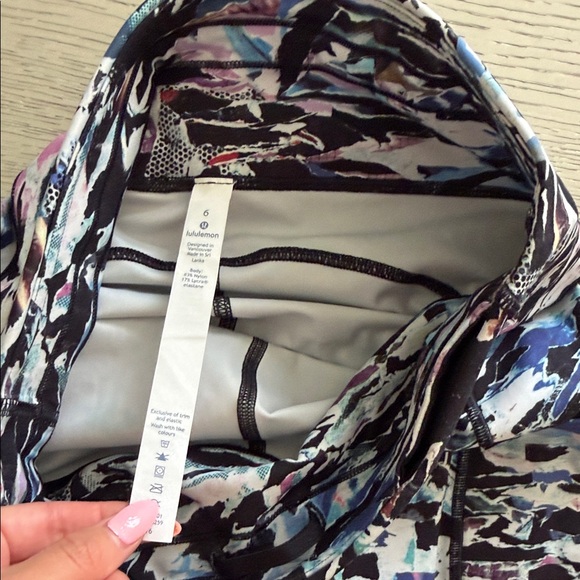 lululemon athletica Leggings - Picture 3 of 7